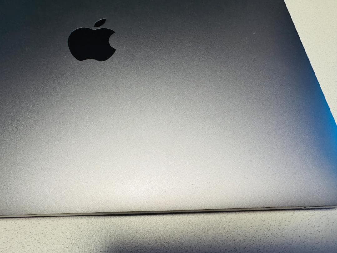 MacBook Air 2020 i3 8GB 13インチ バッテリー良好