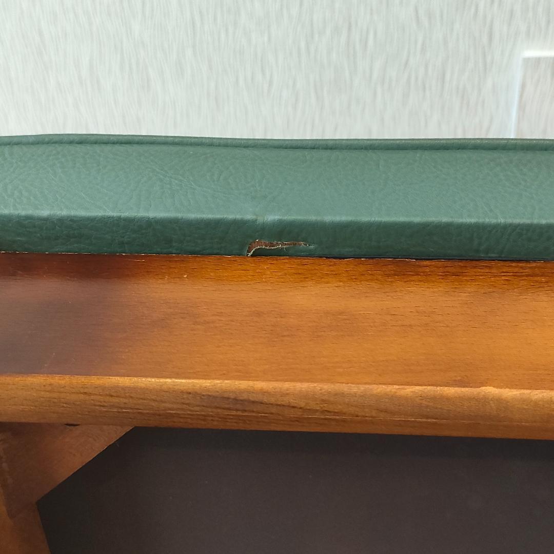 ＜希少＞　オールドカリモク　レザーチェア　鋲打ち