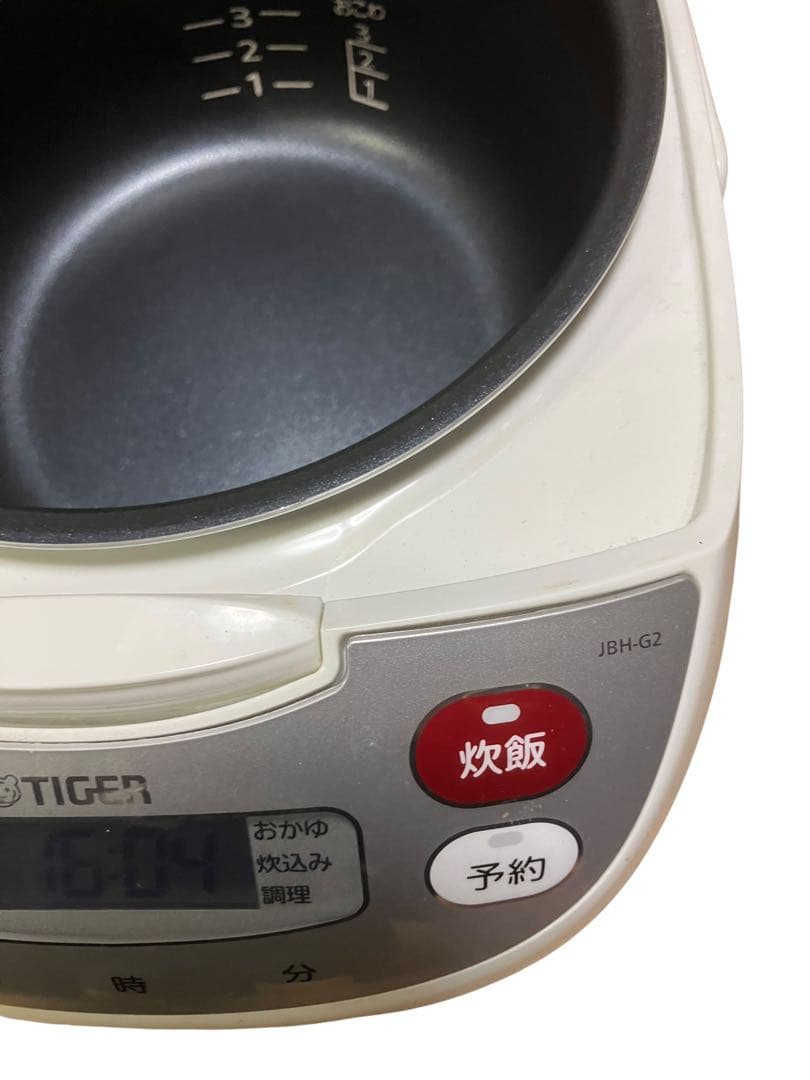 ダイガー　Tiger マイコン炊飯器　JBH-G2 五合炊き　24年製　保証付き