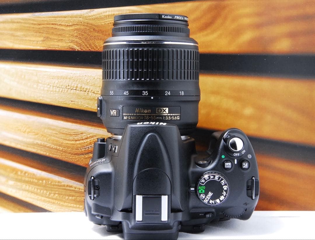 【美品】ニコン Nikon D5000 一眼レフ ショット数1855 スマホ転送