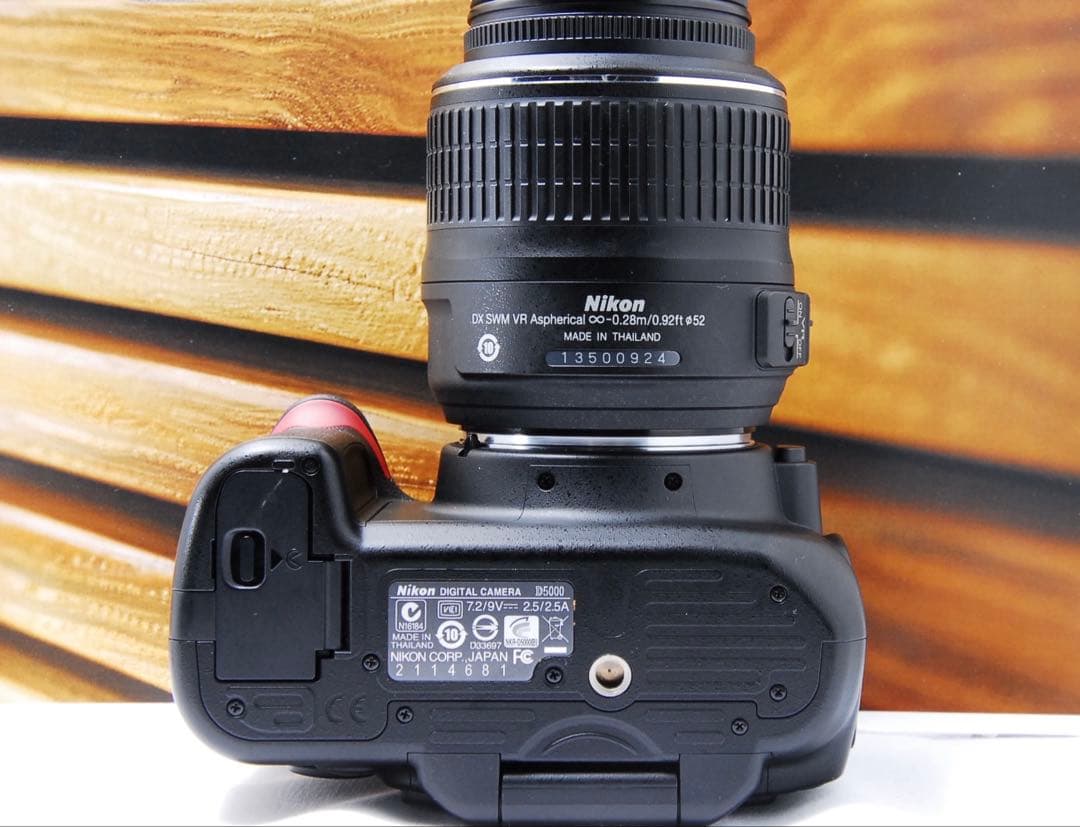 【美品】ニコン Nikon D5000 一眼レフ ショット数1855 スマホ転送