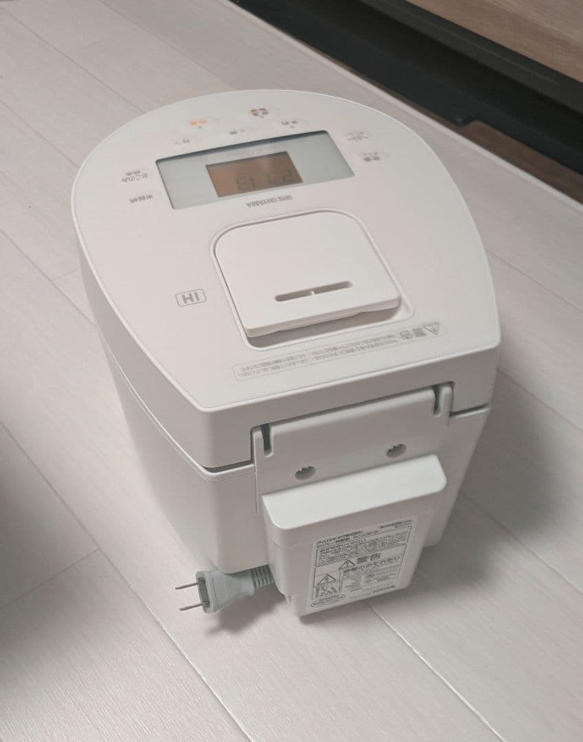 アイリスオーヤマ 炊飯器 3合 IH式 ホワイト RC-IL30-W