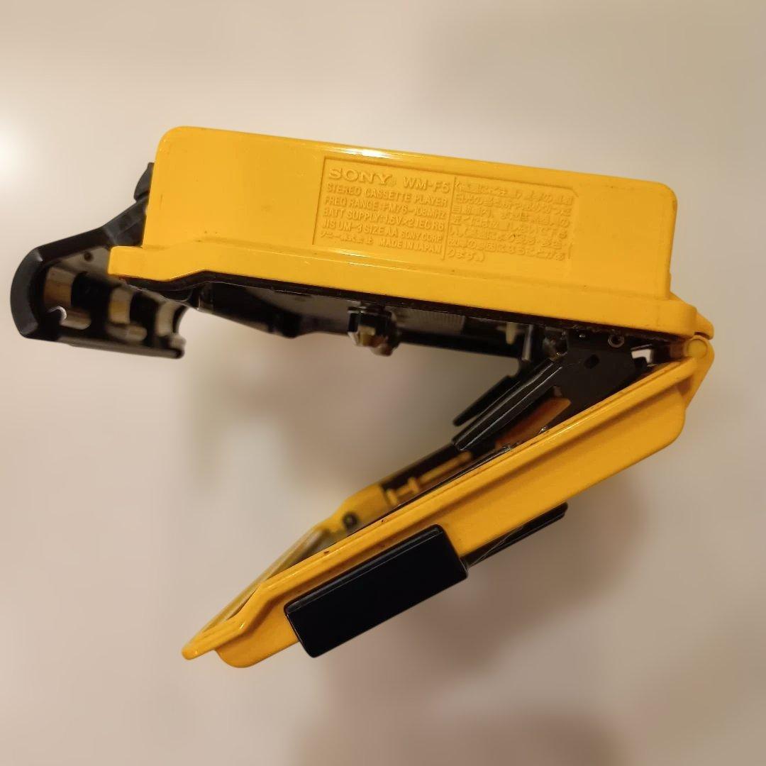 ★激レアSONY SPORTS WALKMAN FM イエロー　ジャンク品★