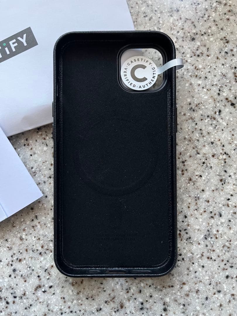 CASETiFY MagSafe iPhone13ケース　レザー