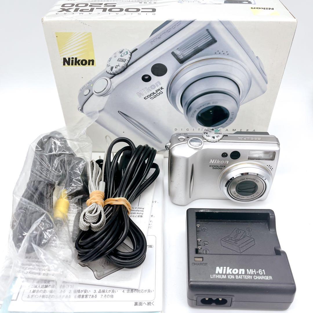 Nikon COOLPIX 5200 シルバー コンパクトデジタルカメラ　箱付