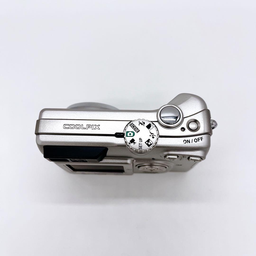 Nikon COOLPIX 5200 シルバー コンパクトデジタルカメラ　箱付