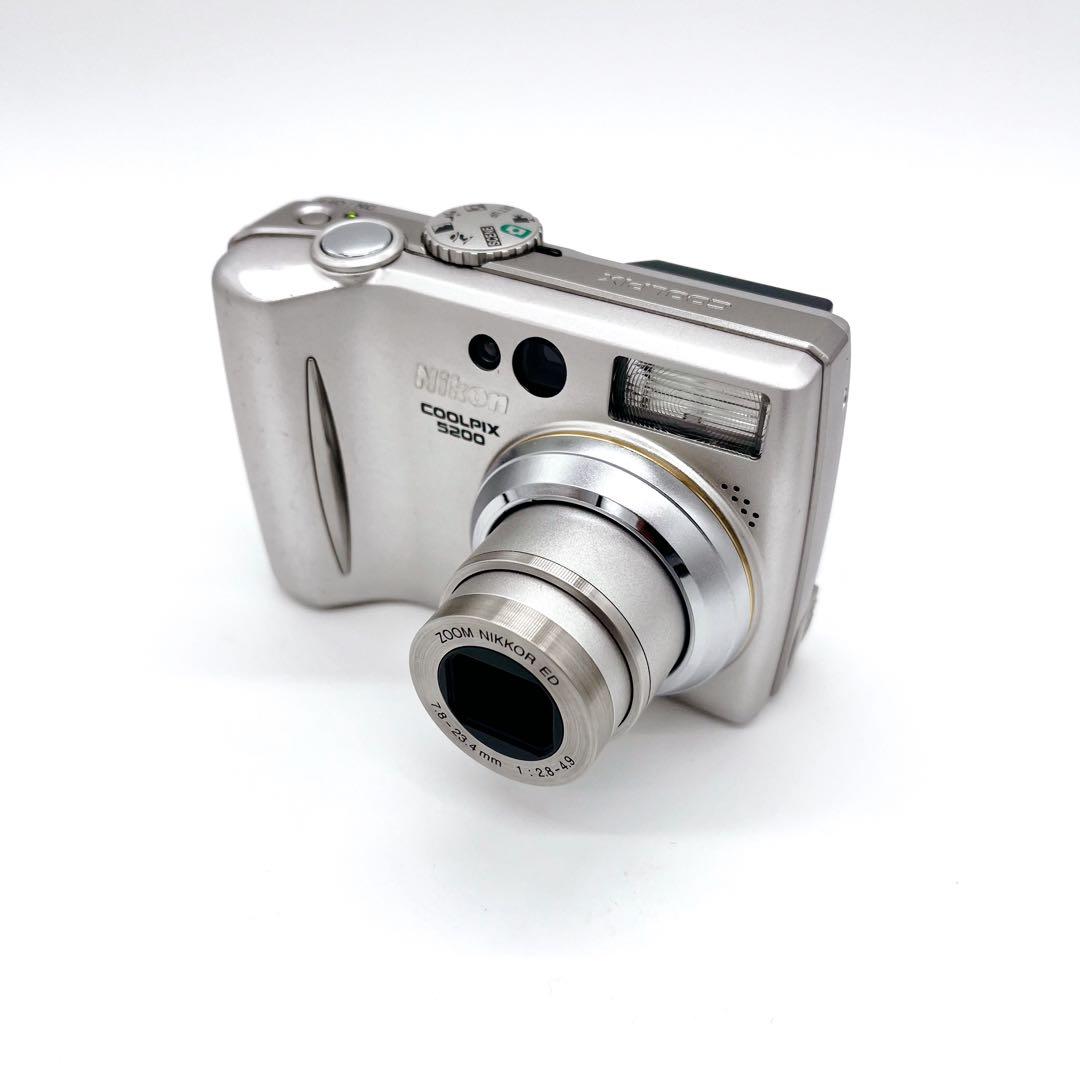 Nikon COOLPIX 5200 シルバー コンパクトデジタルカメラ　箱付
