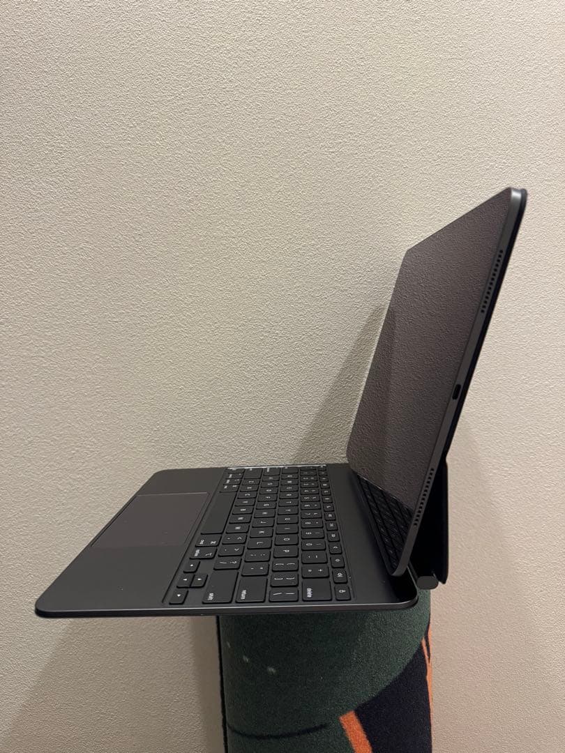 美品 13インチiPad Pro（M4）用Magic Keyboard （US)