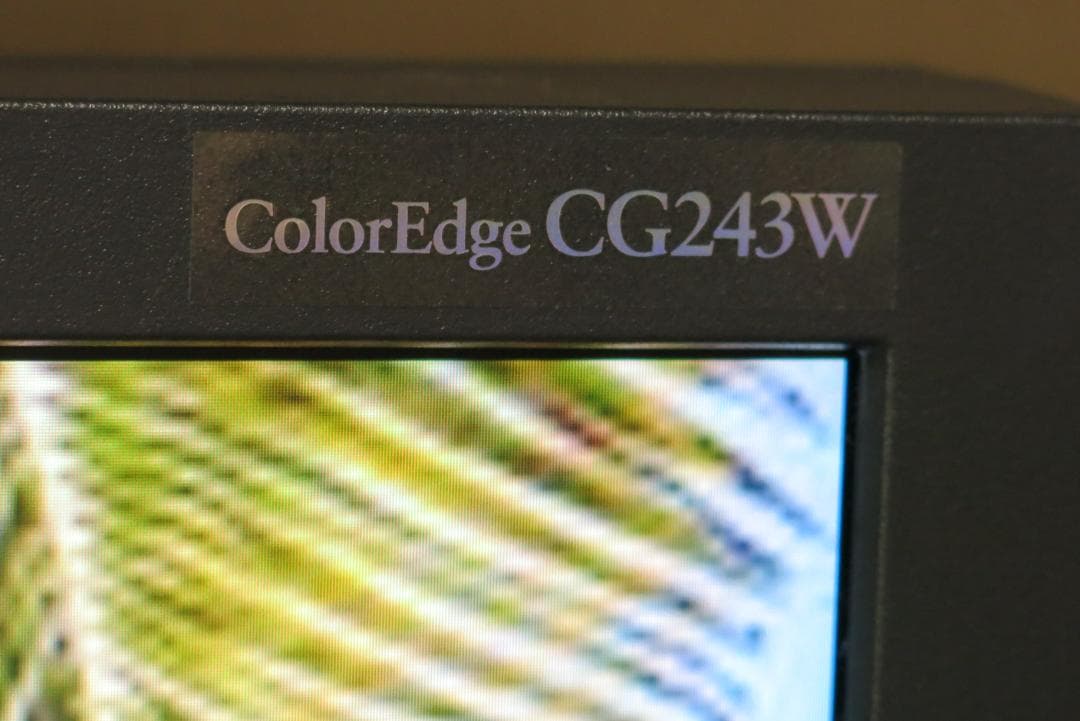 EIZOのキャリブレーションモデル　ColorEdge ＣＧ２４３Ｗ　美品①