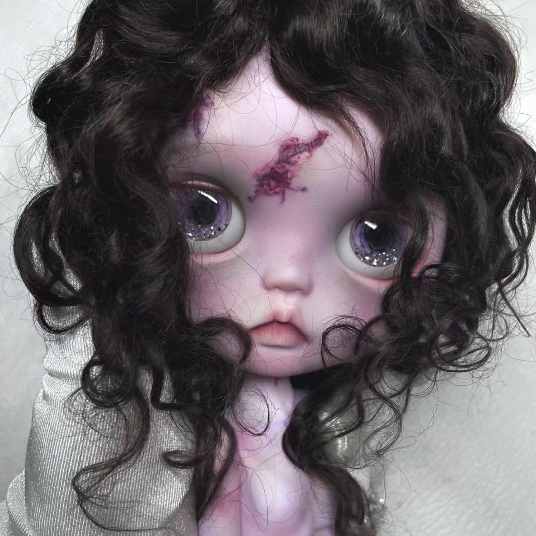 カスタムブライス 海外作家様 人形 怪我メイク 傷 ゾンビちゃん ダーク ドール
