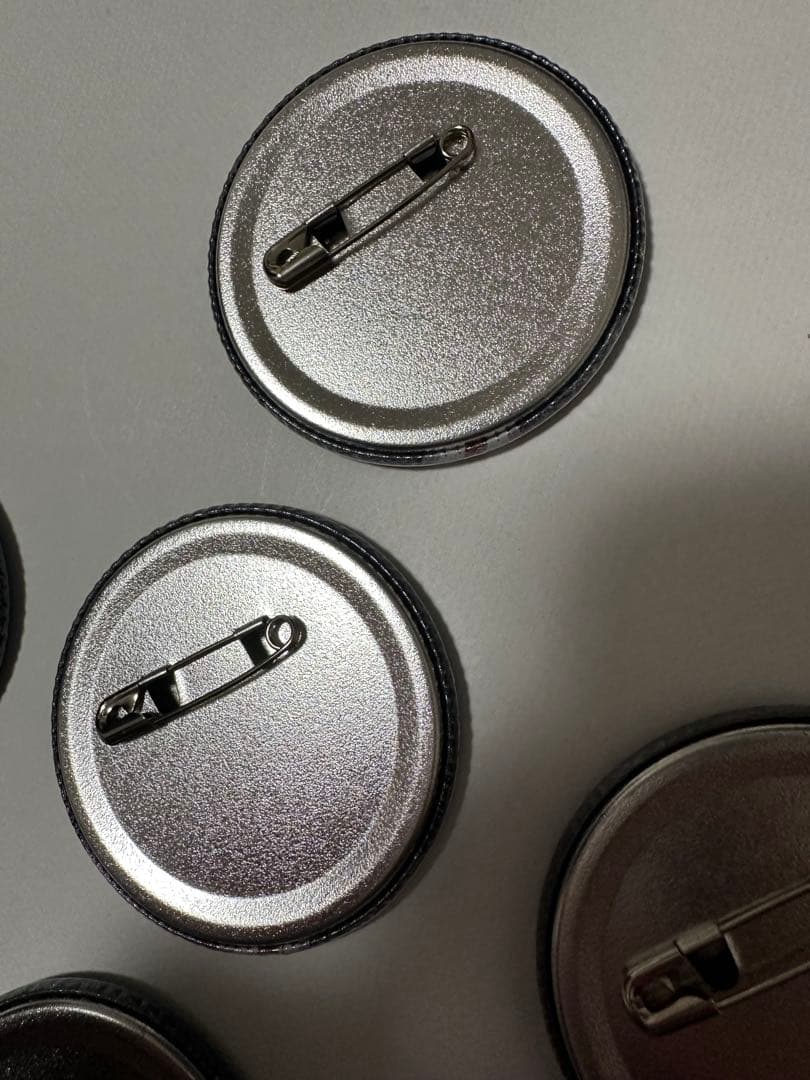 マッシュル　MASHLE レイン・エイムズ　キラキラ缶バッジ