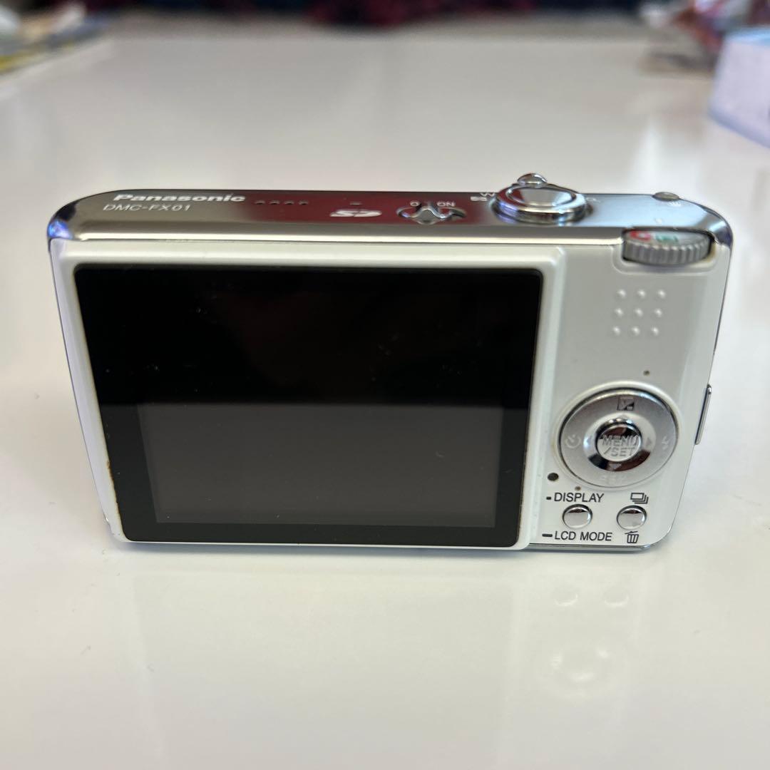 パナソニック LUMIX デジカメ ホワイト