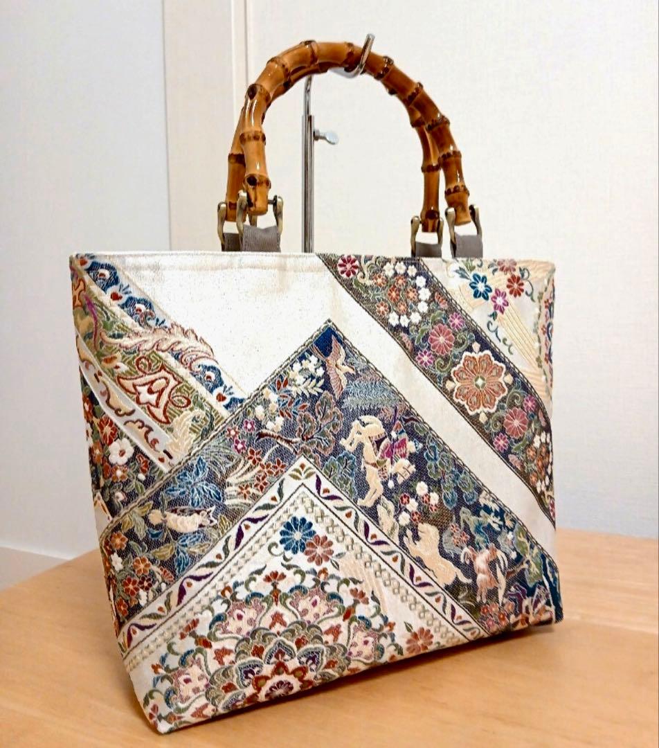 多彩な刺繍 バンブーハンドル トートバッグ