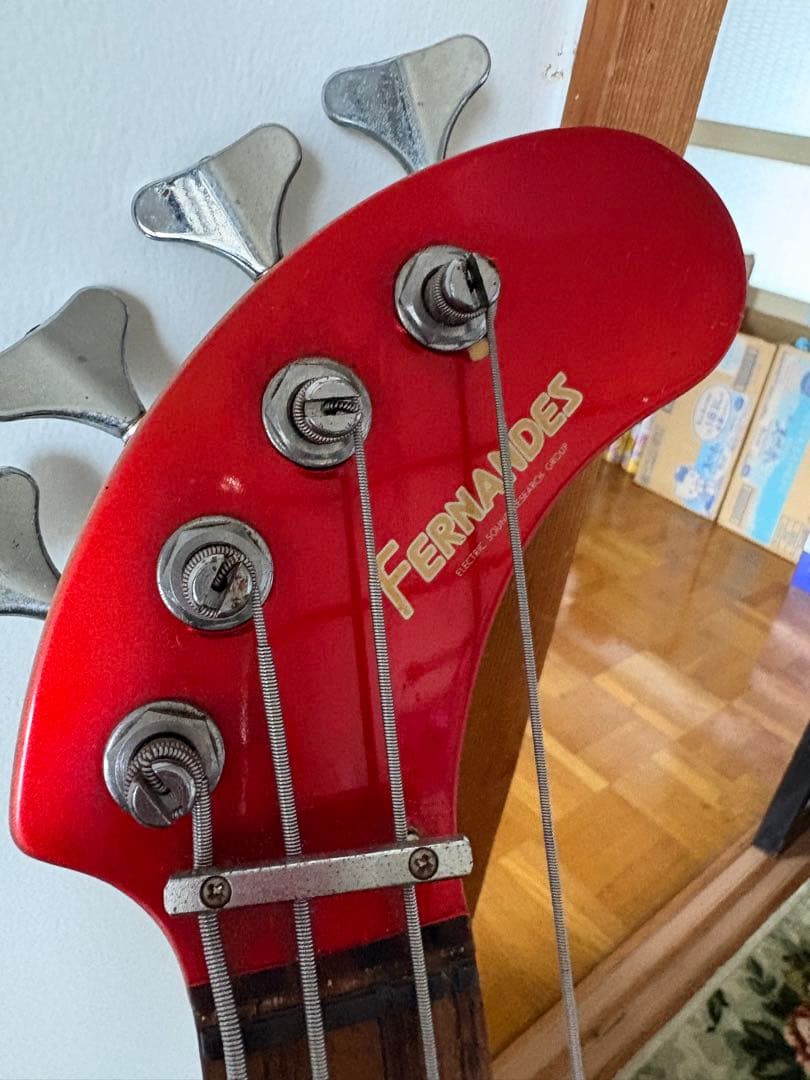 FERNANDES エレキベースギター 赤