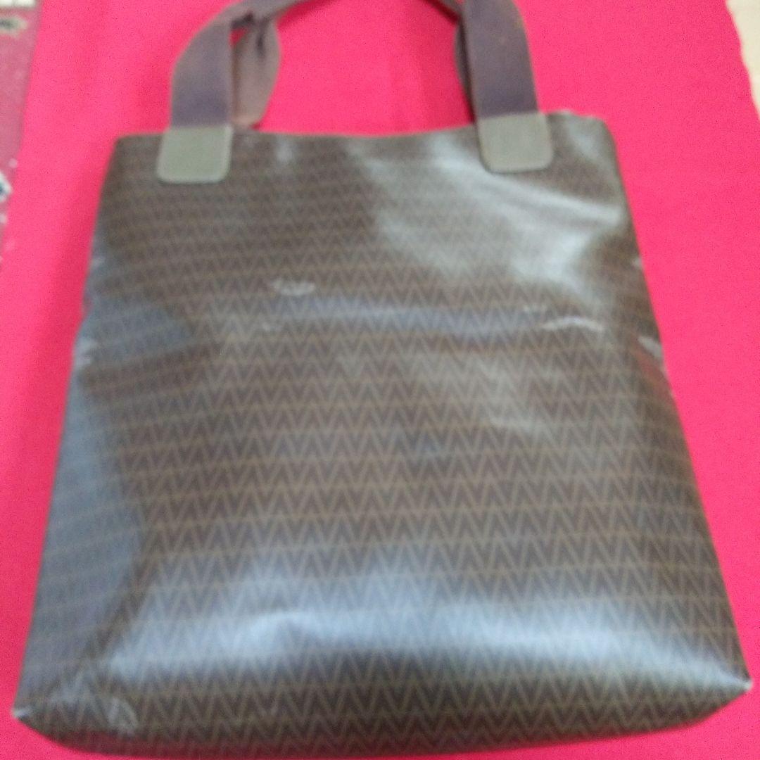 マリオ.ヴァレンチノmade.in.italy製Vマーク大型トートバッグ美品