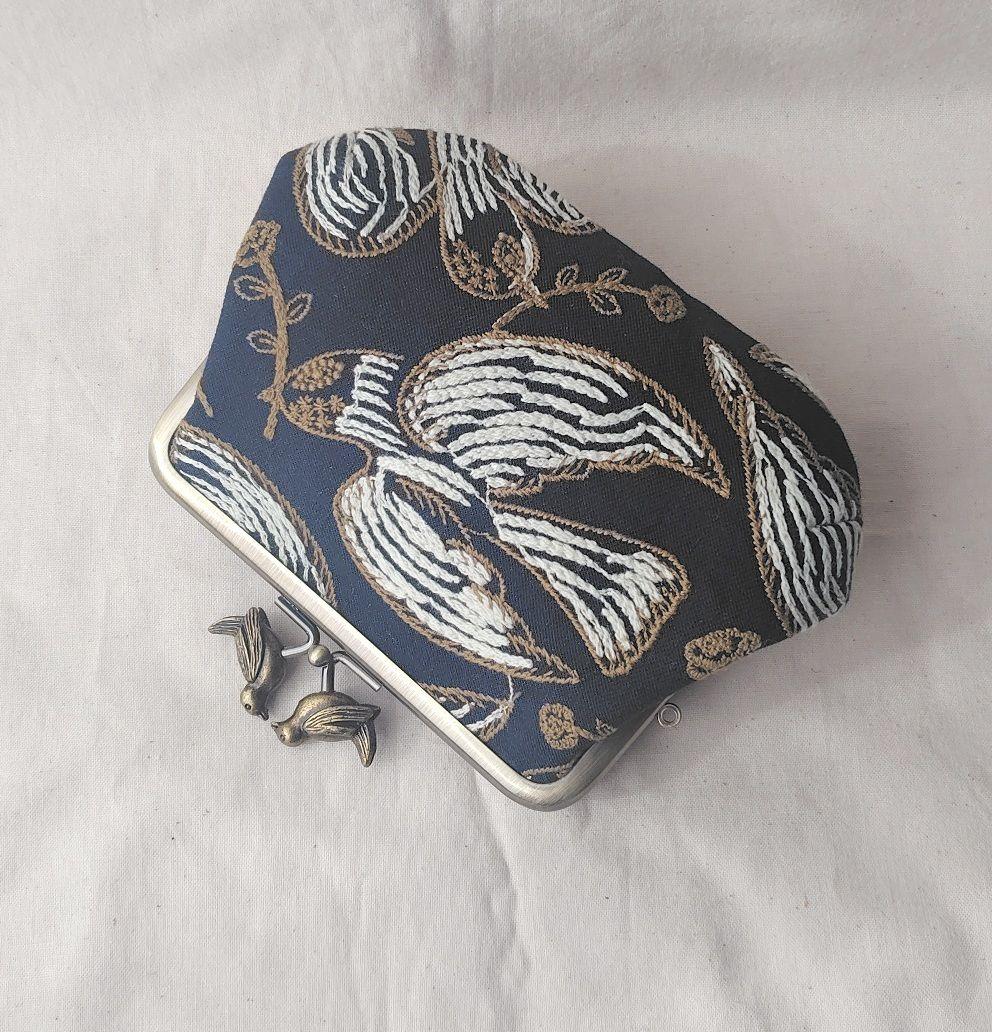 ミナペルホネン following day（navy）親子がま口 小鳥 財布