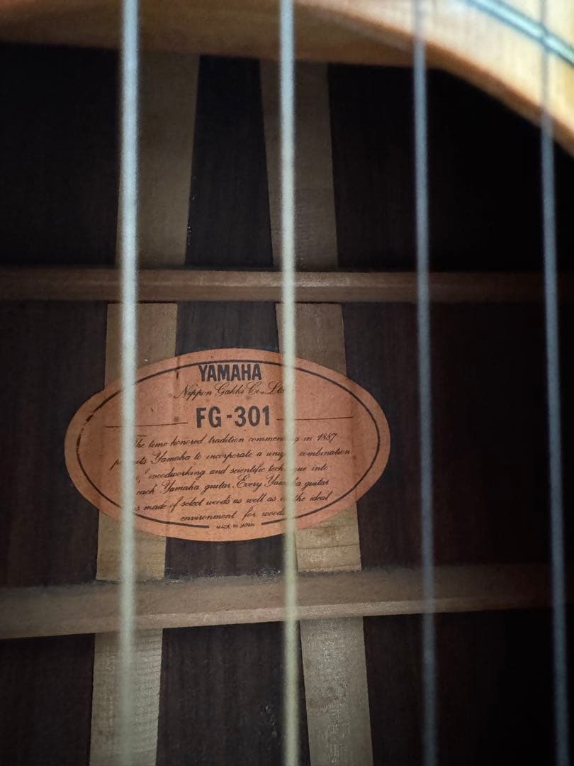 アコースティックギター　YAMAHA FG-301