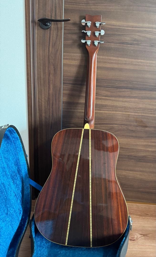 アコースティックギター　YAMAHA FG-301