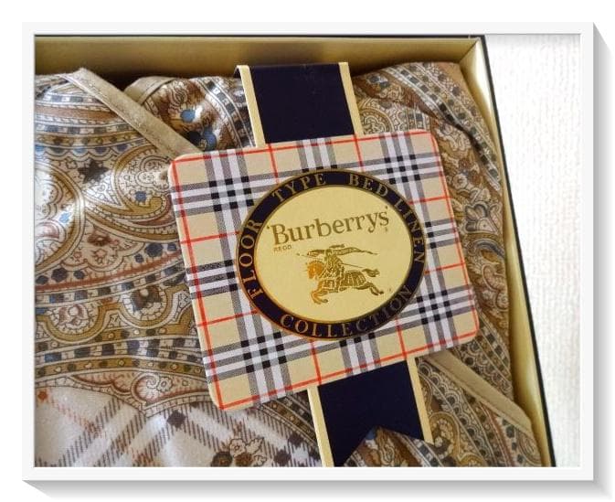 【未使用】BURBERRY ノバチェックペイズリー柄　 羽毛ひざ掛け　西川産業
