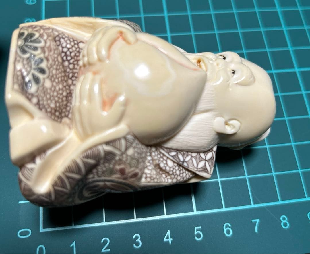 細密彫刻 象牙風 練り物 七福神 福禄寿/桃仙人 在銘：工芸・置物・オブジェ