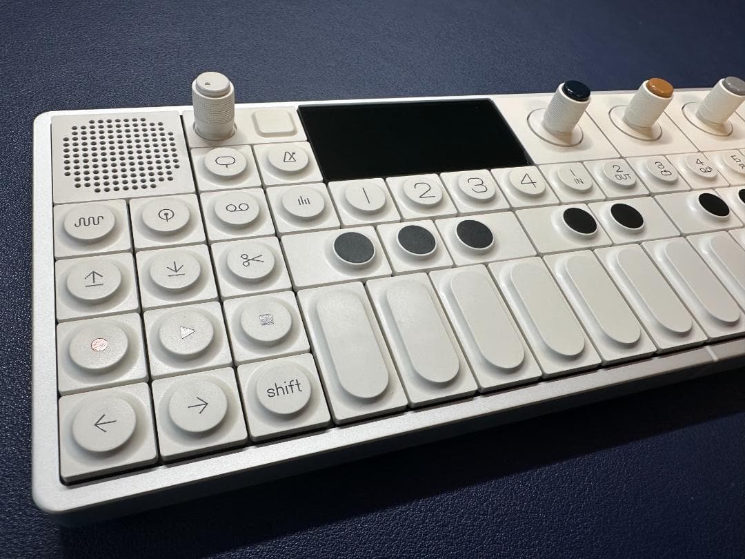 Teemage Engineering OP-1 field おまけ付き