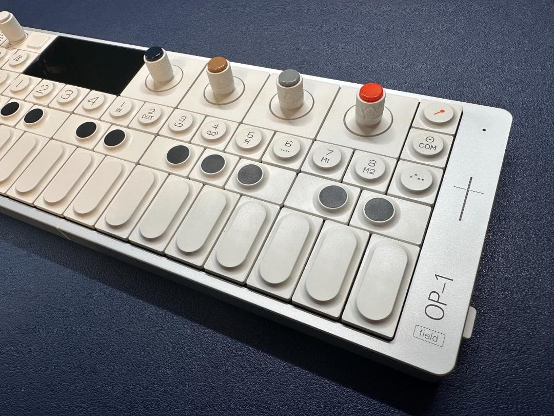 Teemage Engineering OP-1 field おまけ付き