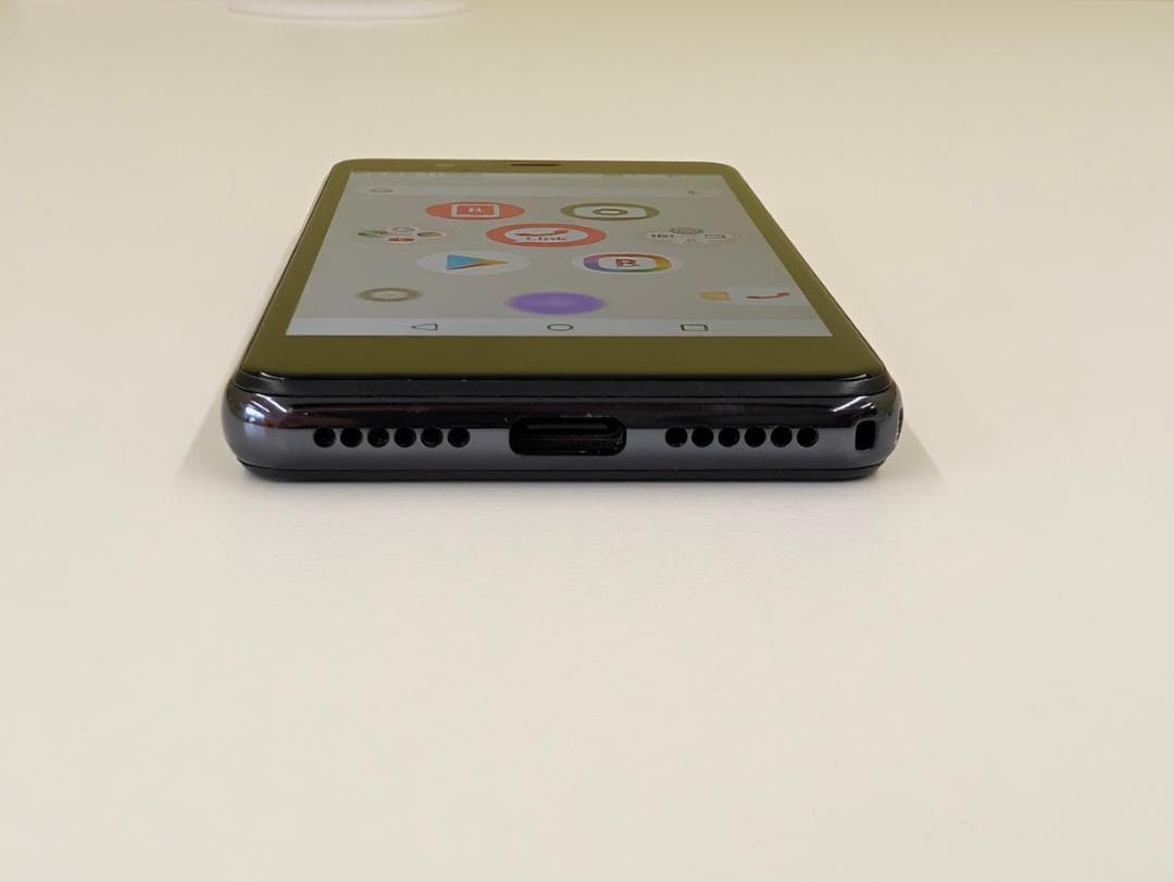 Rakuten Mini スマートフォン 黒(濃青)　Band1対応