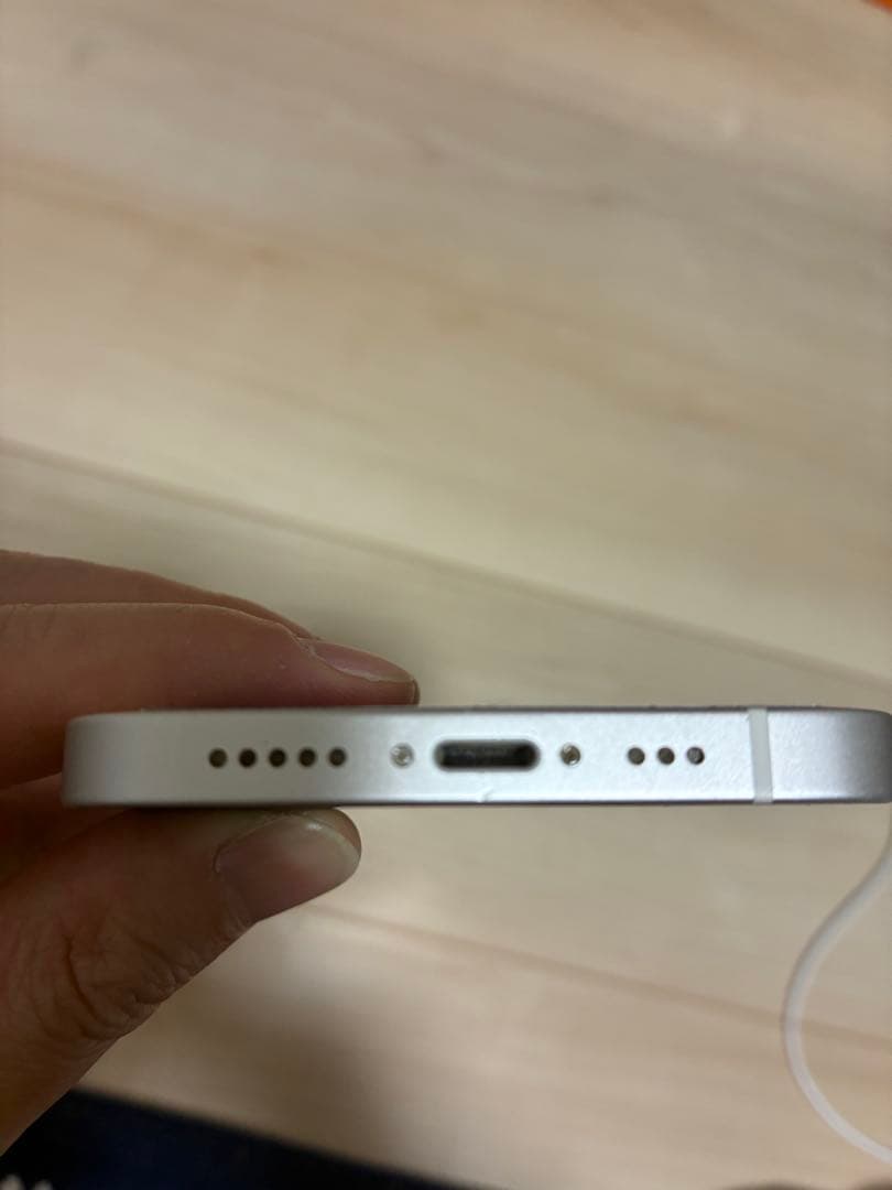 iPhone 12 Supreme ステッカー付き ホワイト