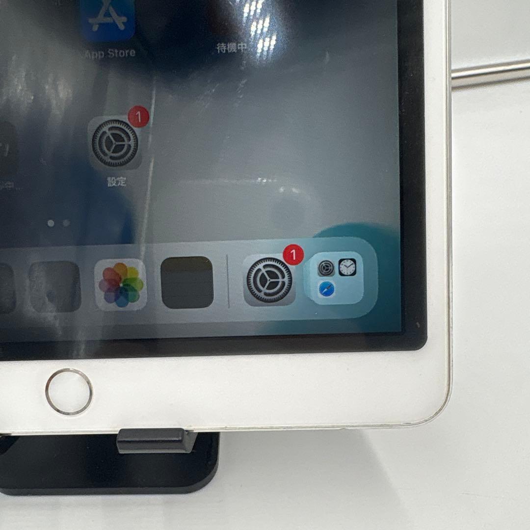 美品　【Apple】iPad Air 2 64GB シルバー Wi-Fiモデル