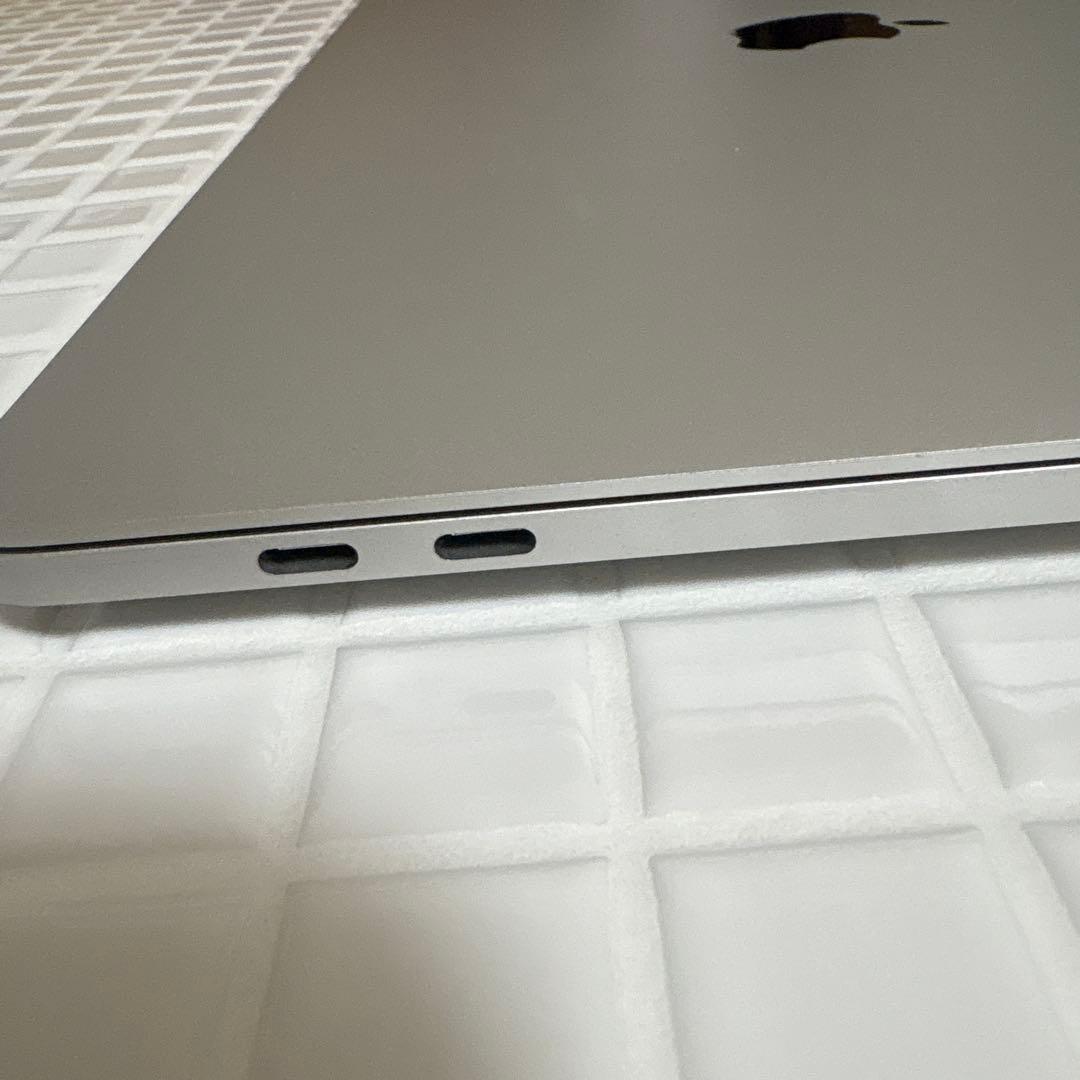MacBook Pro 2020 Corei5 8GB/256G 充放電41回