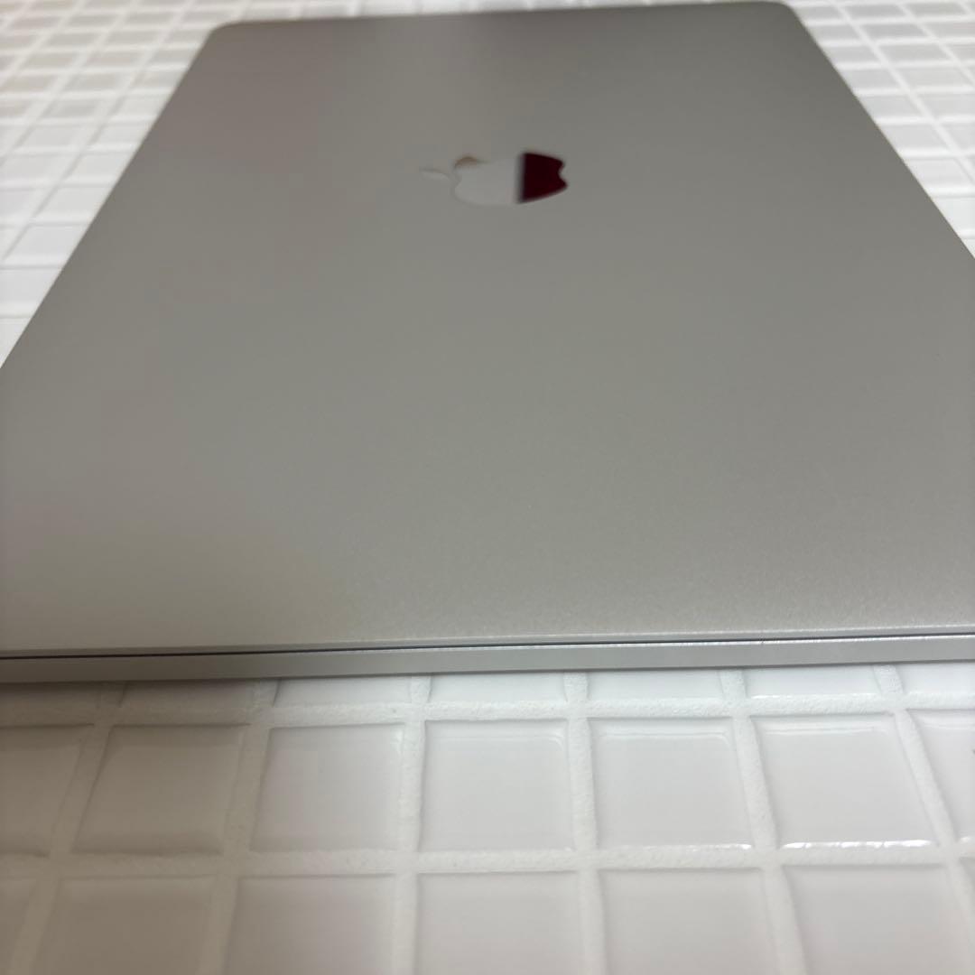 MacBook Pro 2020 Corei5 8GB/256G 充放電41回