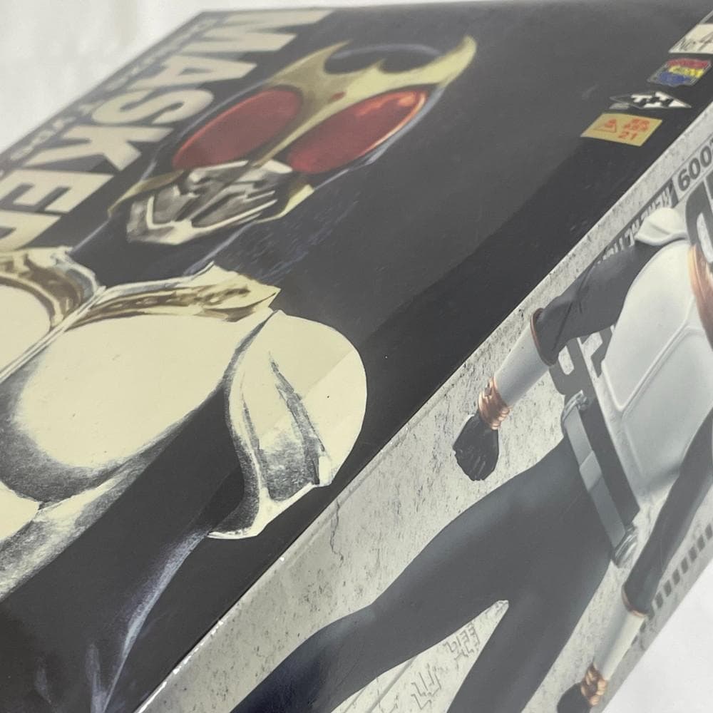 ◆RAH 仮面ライダー クウガ グローイングフォーム フィギュア　01002