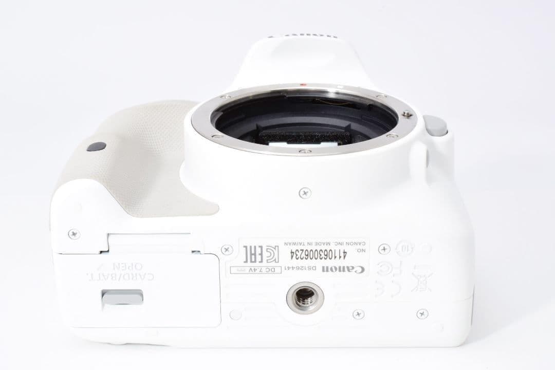 新品級✨️キヤノン EOS KissX7 ホワイト✨️単焦点 ダブルレンズ 軽量