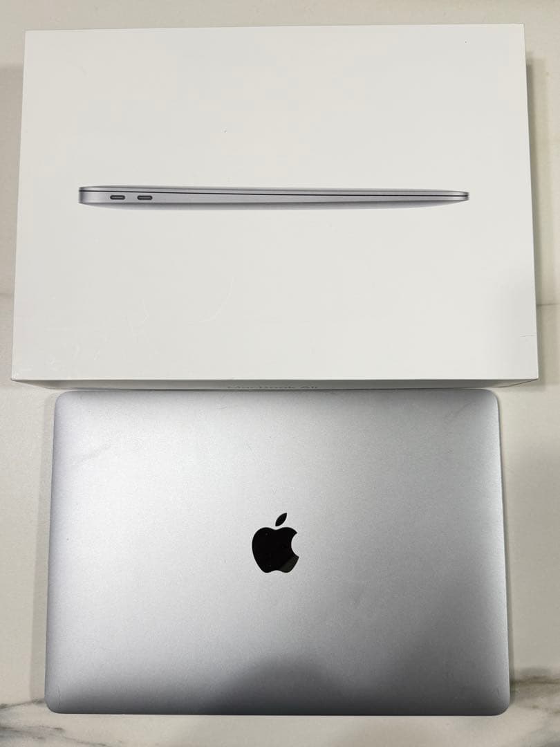 MacBook Air 13\" 2018 8GB/256GB スペースグレー