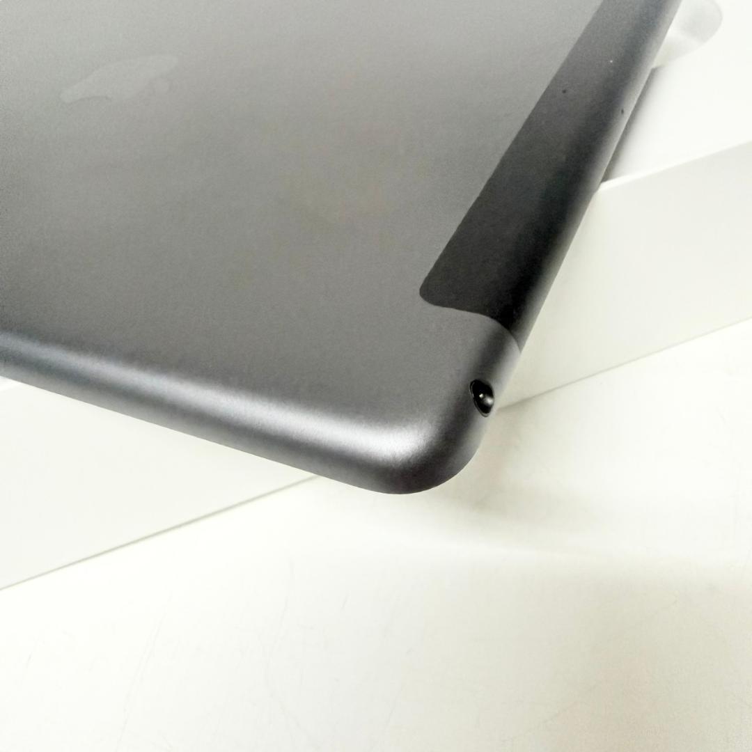 ②iPad　本体　第7世代　128GB　WiFi+Cellularモデル　箱付き