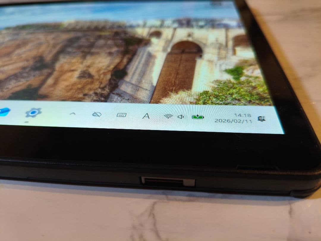 4GB/SSD128GB Windows11タブレットPC フルHD/AC有り