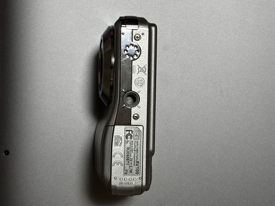 乾電池 FUJIFILM Finepix AV100デジタルカメラ 動作確認済