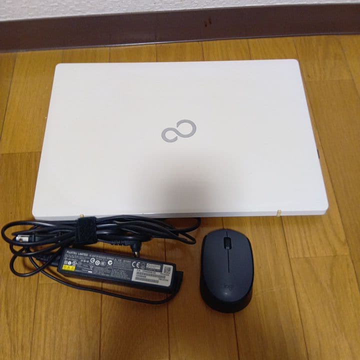富士通ノートパソコン　AH53/B3　第8世代　core i7