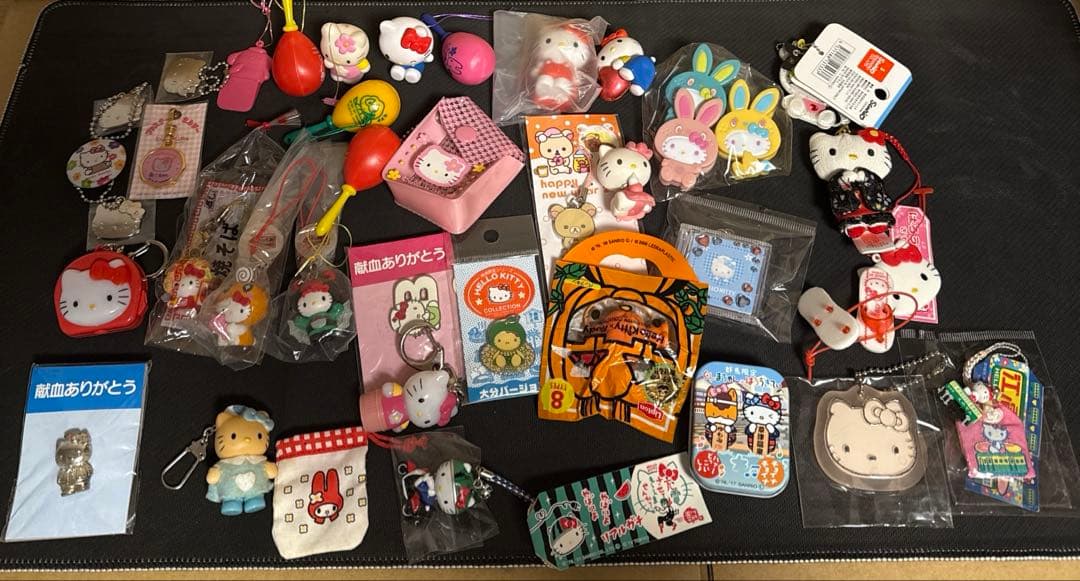 サンリオ　ハローキティ グッズセット まとめ売り　ストラップ　ペン　雑貨
