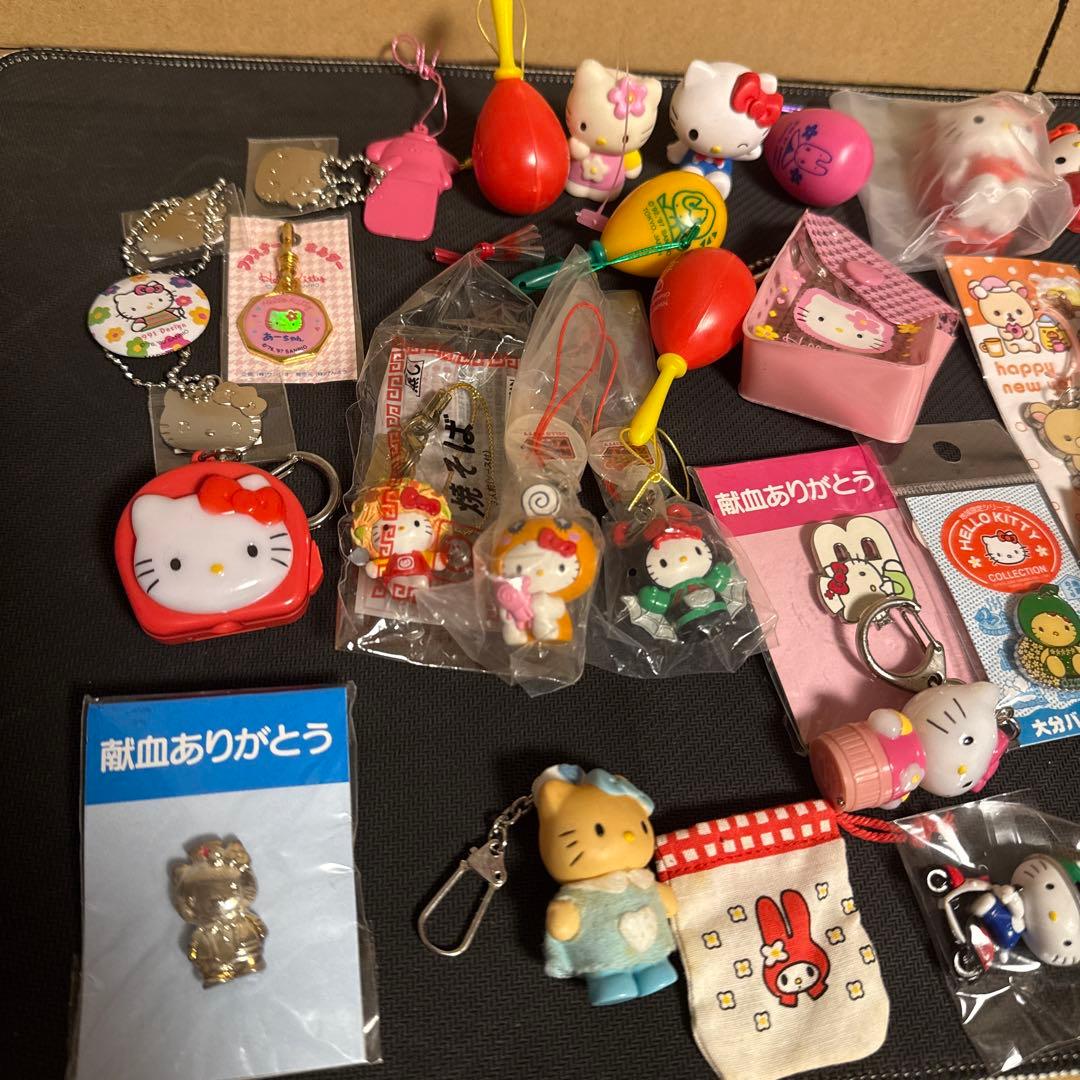 サンリオ　ハローキティ グッズセット まとめ売り　ストラップ　ペン　雑貨
