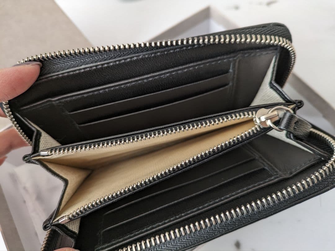 ジミーチュウ　JIMMY CHOO　コンパクト財布　極美品　正規購入