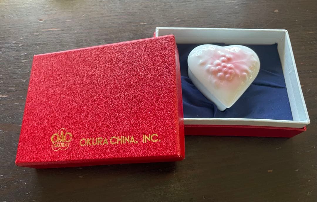 大倉陶園 OKURA ハート型 小物入れ 蓋付 ボンボニエール 葡萄