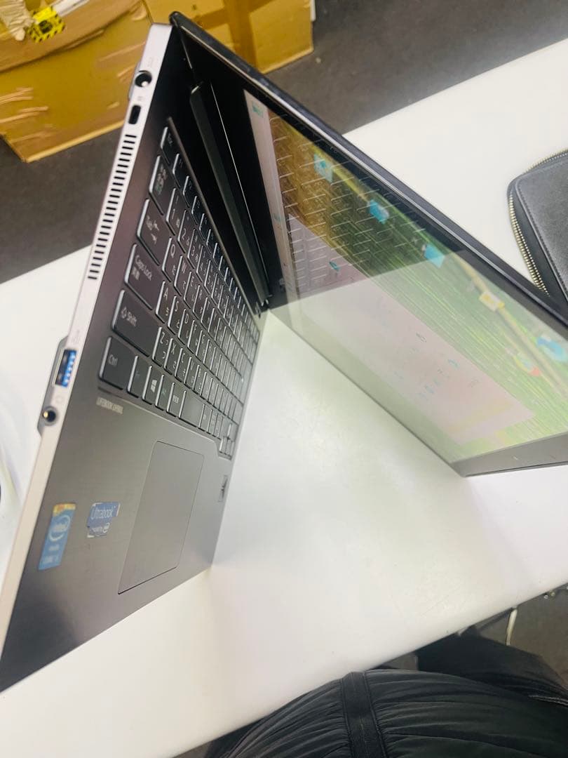 FujitsuタッチパネルCore i5を搭載した14型ノート500GBSSD