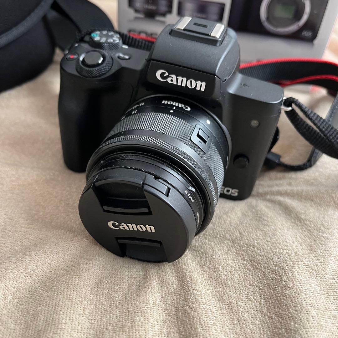 Canon EOS Kiss M ダブルレンズ 持ち歩き用ケース付き