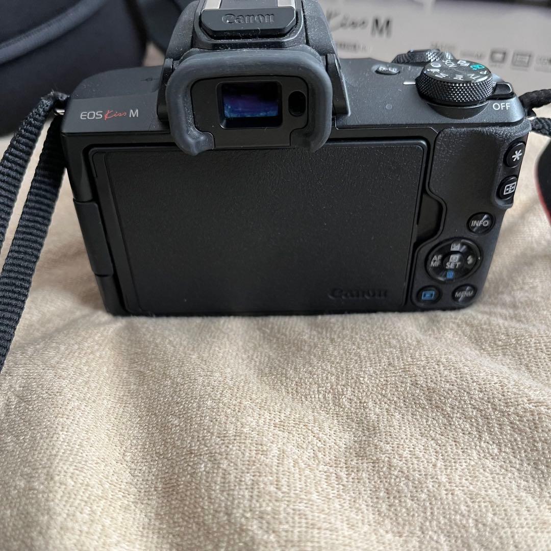Canon EOS Kiss M ダブルレンズ 持ち歩き用ケース付き