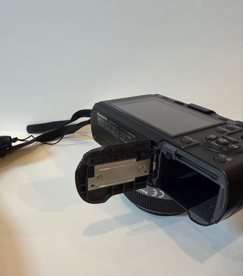 【名機】Panasonic LUMIX GF1 20mm パンケーキレンズ