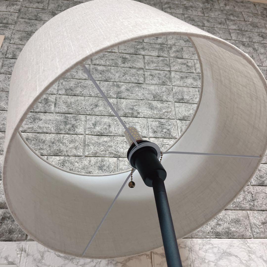 モダン フロアスタンド 照明 サイドテーブル　フロアランプ リネンシェード付き