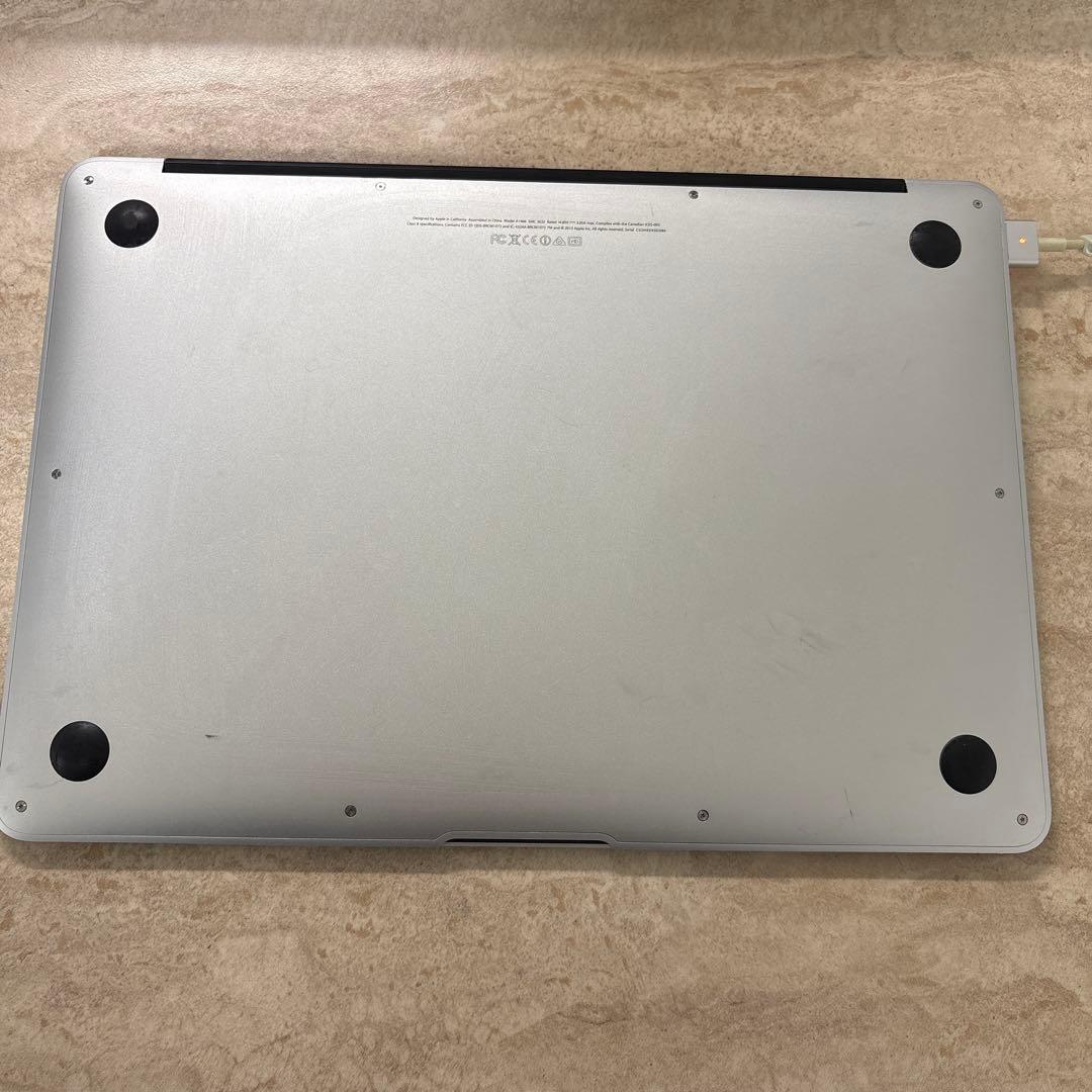【本体+純正充電器】Apple MacBook Air 13インチ シルバー