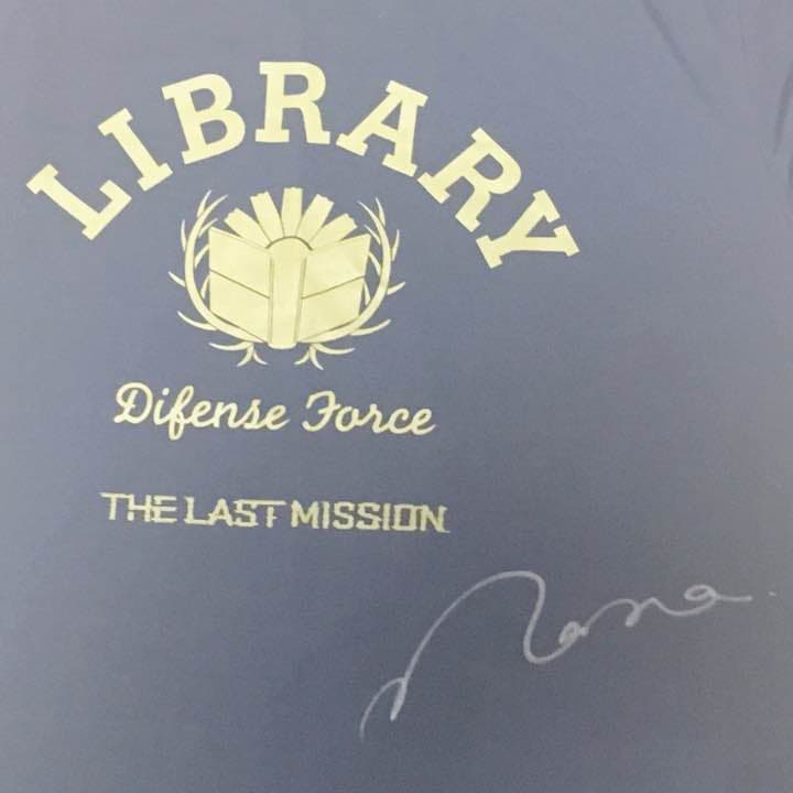 図書館戦争 THE LAST MISSION 榮倉奈々直筆サイン入りTシャツ