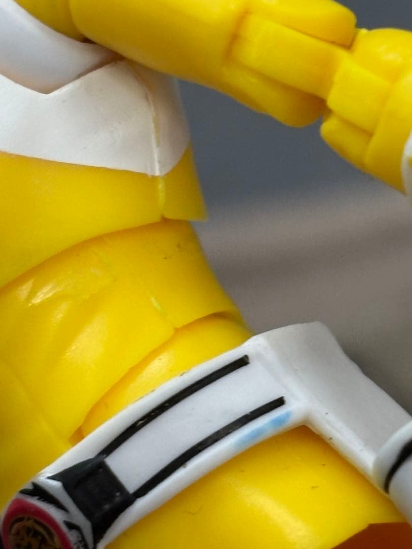 ライトニングコレクションパワーレンジャーリマスター版イエローレンジャー